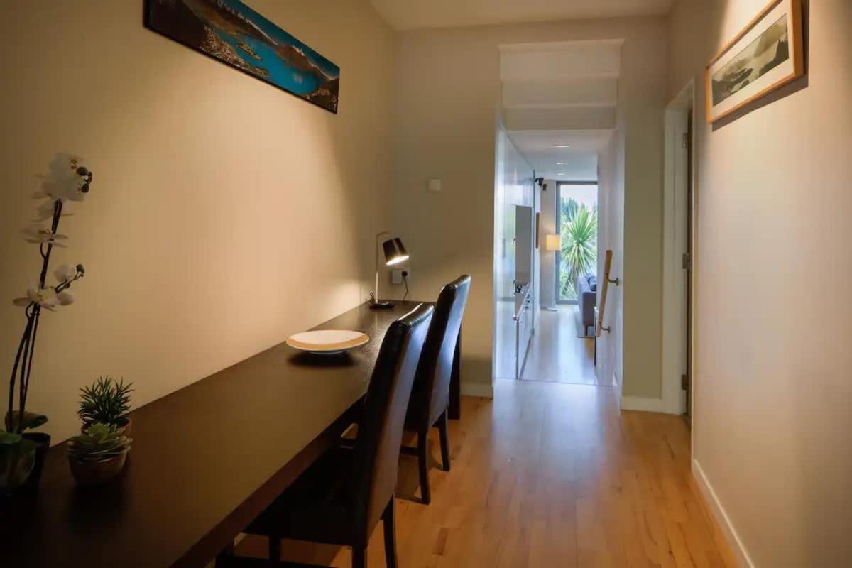 Stunning Lakeview 1 Bedroom Apartment Queenstown Kültér fotó