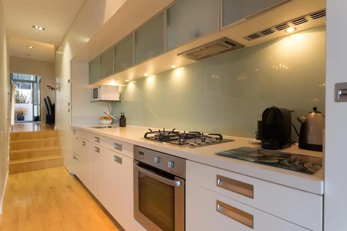 Stunning Lakeview 1 Bedroom Apartment Queenstown Kültér fotó